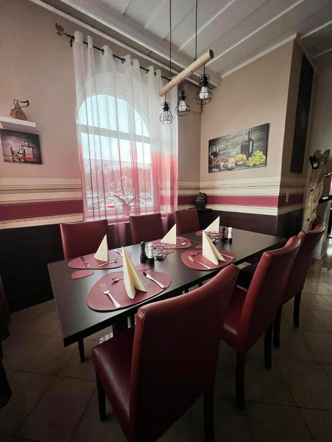 Hotel-Gasthof "Alter Ritter" روتنبورغ أوب در تاوبر المظهر الخارجي الصورة