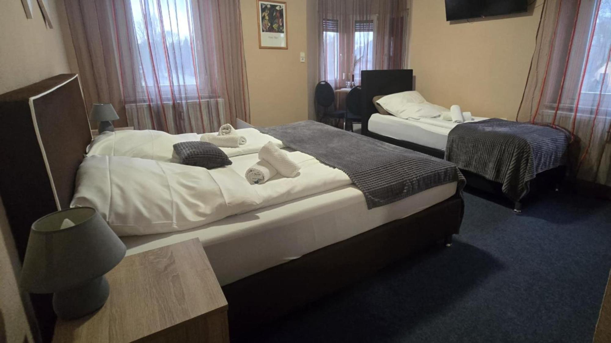 Hotel-Gasthof "Alter Ritter" روتنبورغ أوب در تاوبر المظهر الخارجي الصورة
