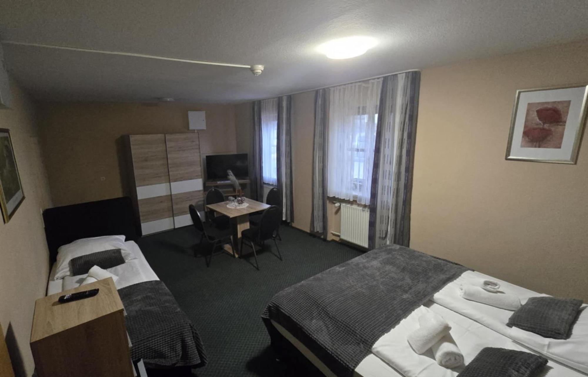 Hotel-Gasthof "Alter Ritter" روتنبورغ أوب در تاوبر المظهر الخارجي الصورة